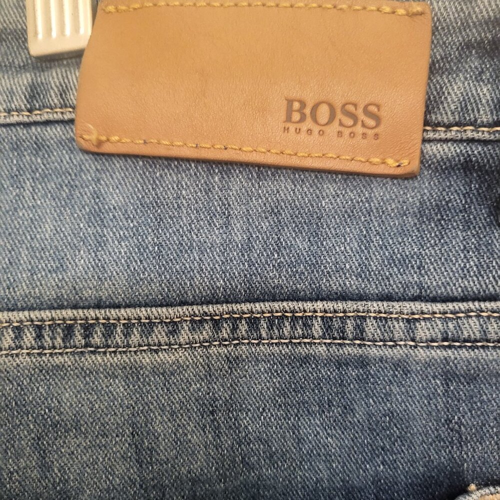 Hugo Boss Men’s denim jeans, skinny, straight; 32(W) x 32(L), great shape! $35